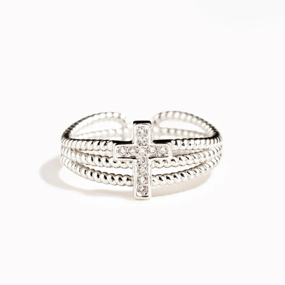 PRAY BIG WORRY SMALL TRIPLE BAND CROSS RING 💍 size 7. Brand new.